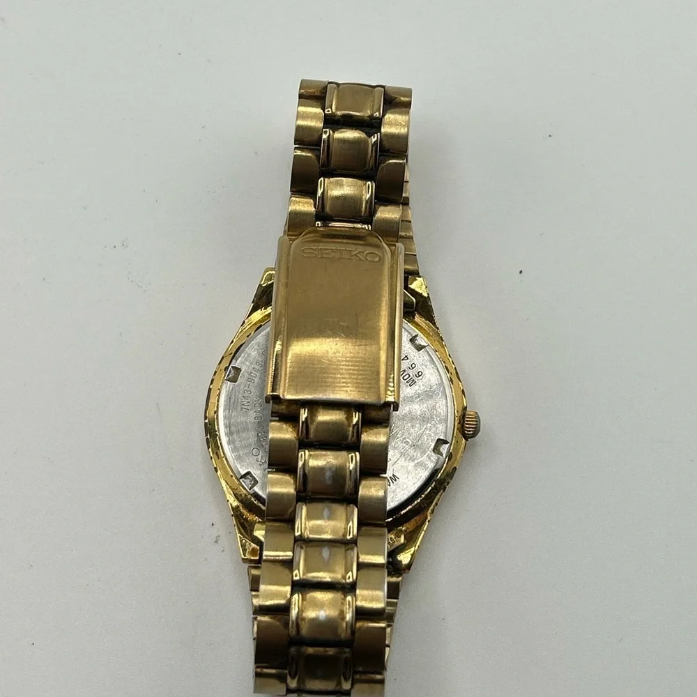 Vintage Seiko Quartz Light In Dark Men’s Gold Tone Date Day Watch #577